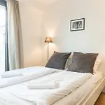 New Modern Apartment With Zizkov Parking