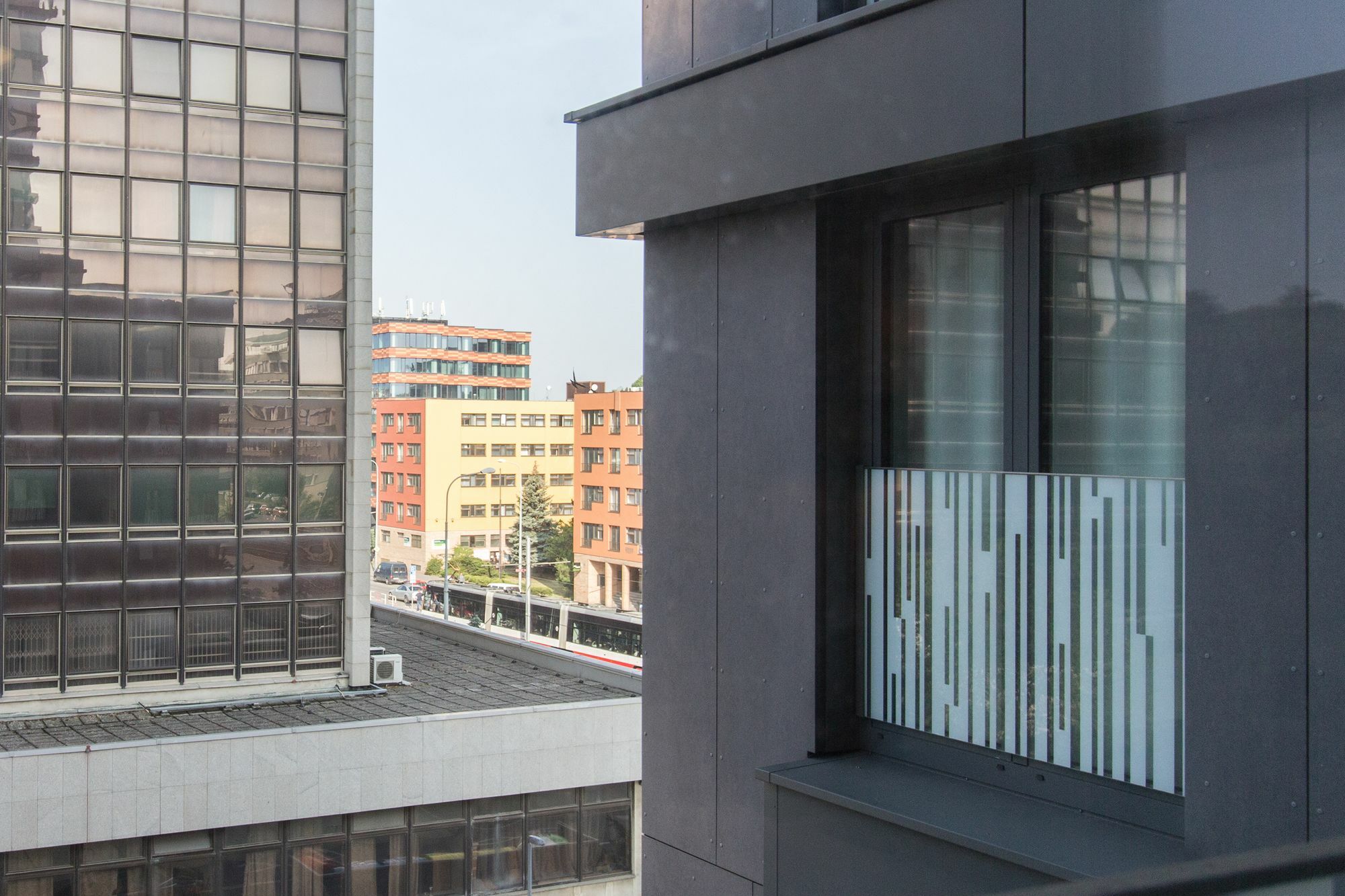 New Modern With Zizkov Parking Apartment *
